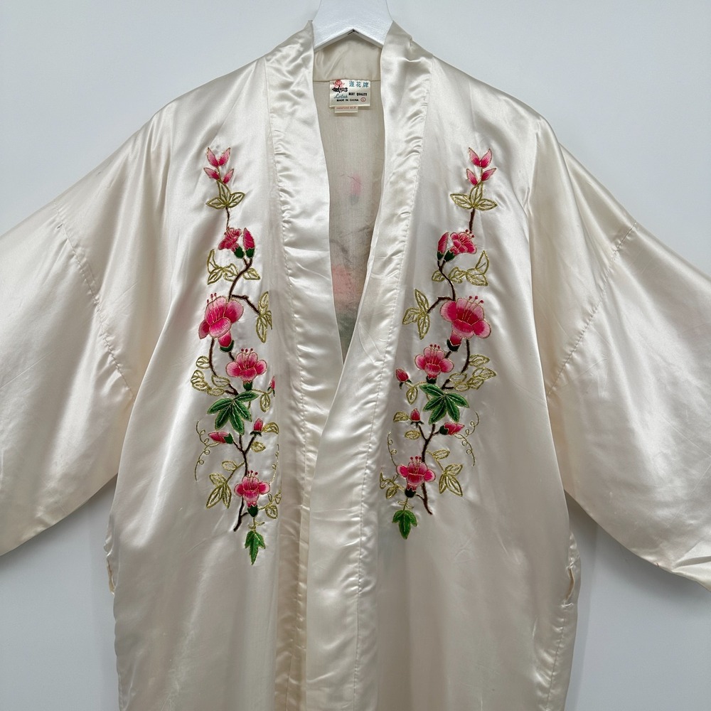 Vintage Lotus Kimono Robe Large 100% Pure Silk Embroidered Ornate Heirloom FLAW - Picture 3 of 16